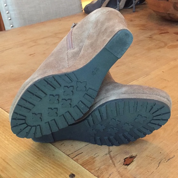 Van Eli tan suede booties - Picture 3 of 4